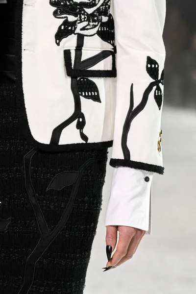 Look 150